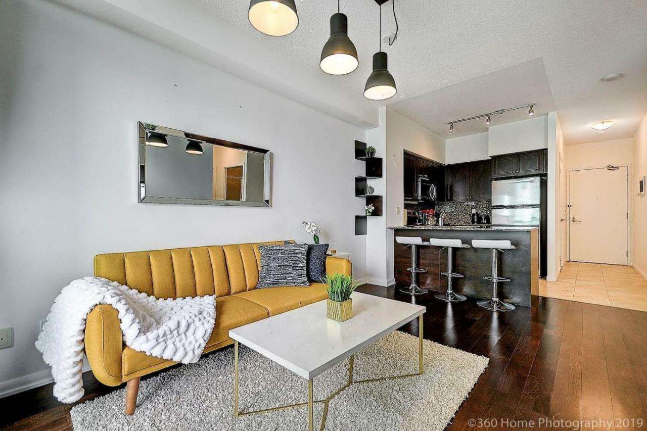 30 Off Lake View Property Heart Of Downtown Toronto Eksteriør bilde