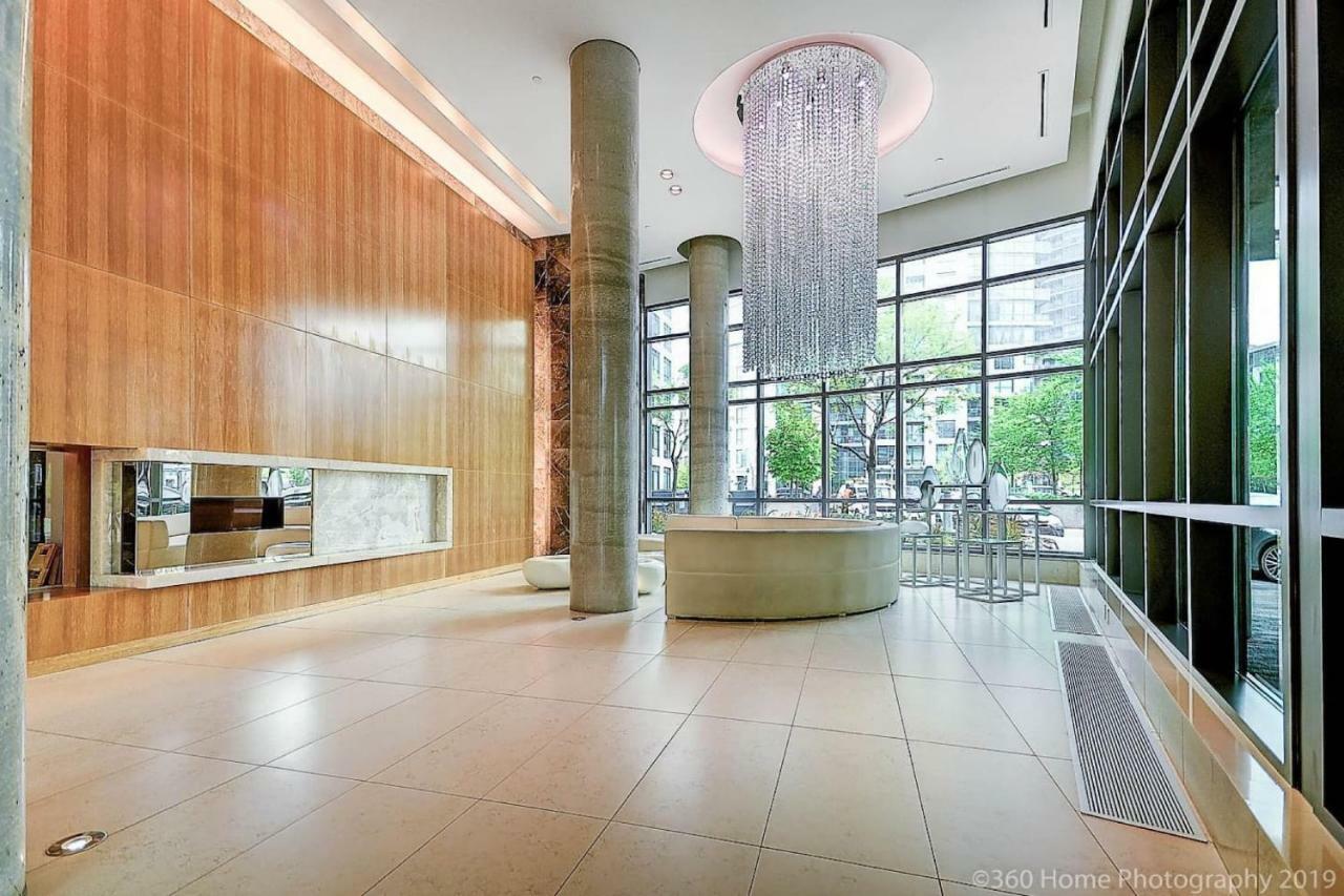 30 Off Lake View Property Heart Of Downtown Toronto Eksteriør bilde