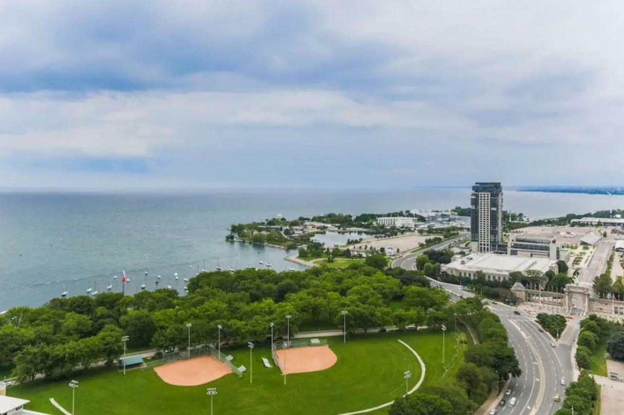 30 Off Lake View Property Heart Of Downtown Toronto Eksteriør bilde